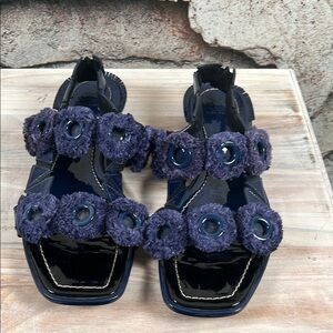 Stylish Women's Navy Sandals Tory Burch size 9.5. S59